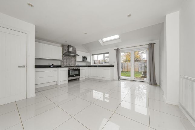82, Albert Street, Windsor photo 2