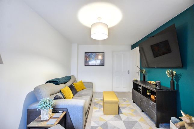 91, Slater Way, Derby photo 2