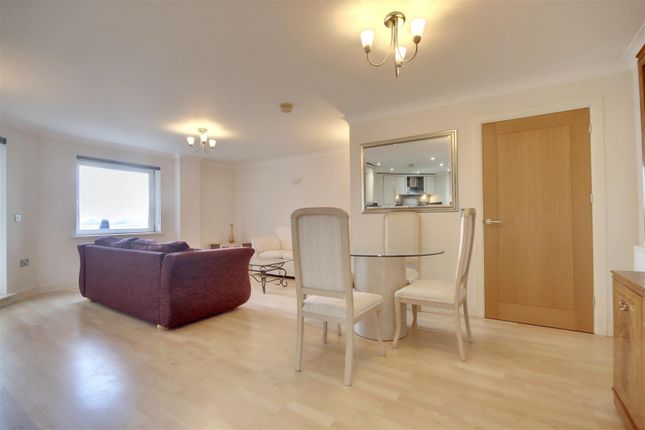 Flat for sale in Gunwharf Quays, Portsmouth