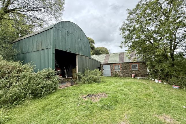 Adjoining Dutch Barn