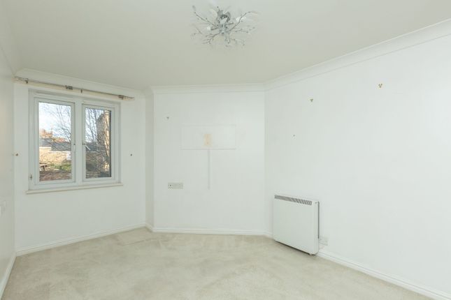 Flat for sale in The Grove, Read Court The Grove