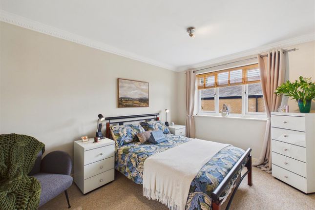 11, Easenby Close, Swanland photo 3