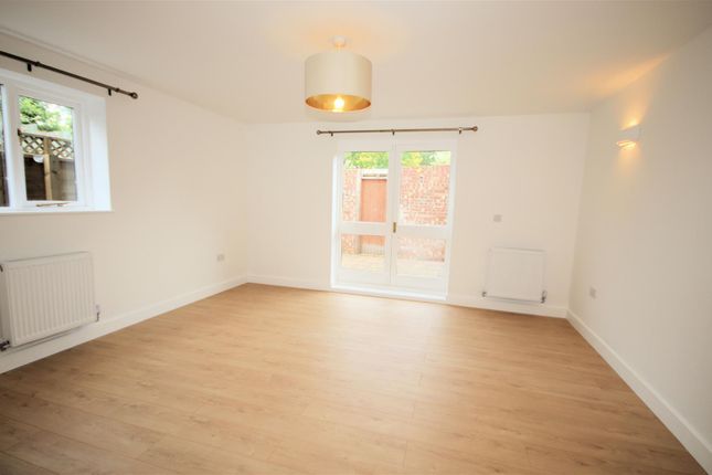 The Old Barn, 17c, High Street, Pulloxhill, photo 4