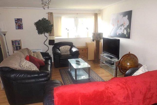 74, Judkin Court, Cardiff photo 2