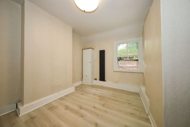 104, Kidderminster photo 2