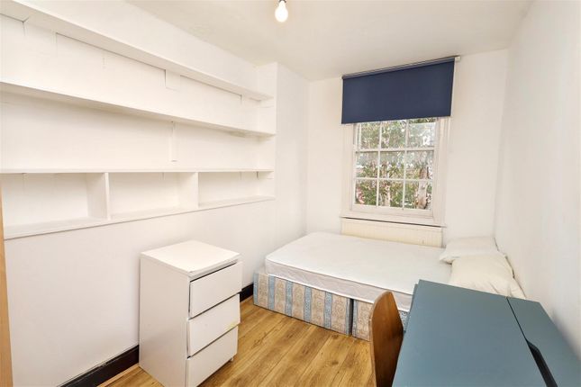 Room 4, 42a Northdown Street, London photo 4