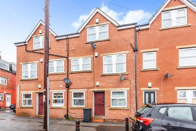 Thumbnail Flat to rent in Burley Lodge Road, Hyde Park, Leeds