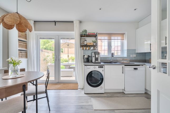 8 Haywain Halt, Chippenham photo 4