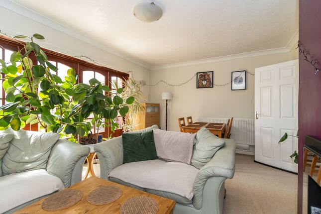 2, Hawthorne Avenue, Penarth photo 4