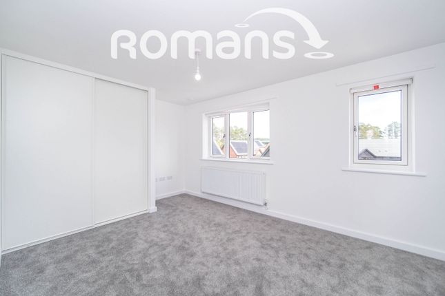 19, Wheldon Lane, Berkshire photo 4