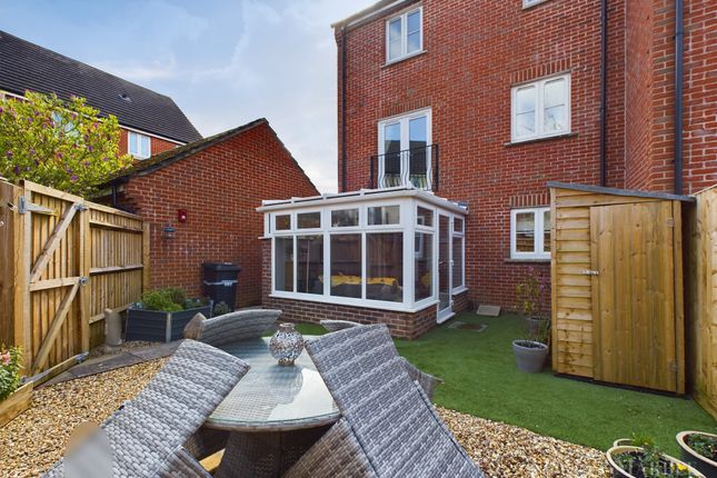 End terrace house for sale in Harris Close, Frome