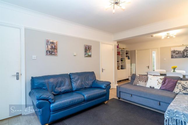 End terrace house for sale in York Road, New Barnet, Barnet