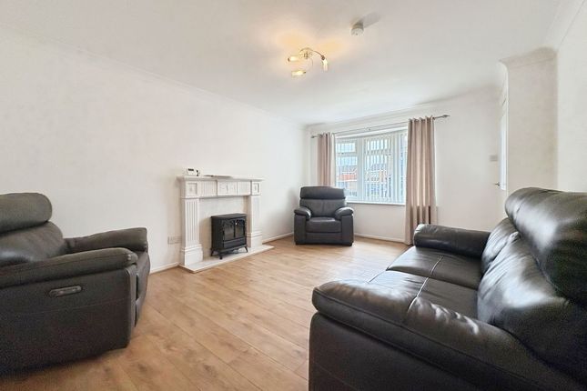 31, Sunholme Drive, Wallsend photo 3