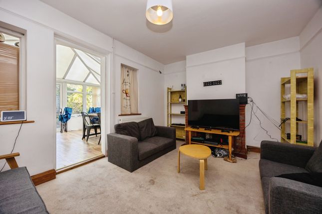 Beckingham Road, Surrey photo 4