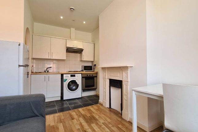 Flat 4, 83, High Road, WILLESDEN photo 3