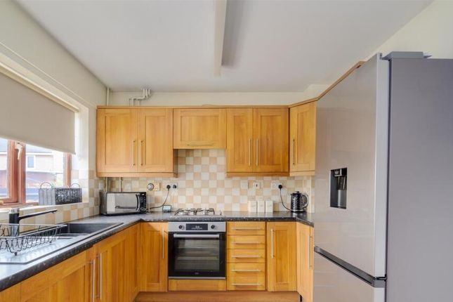 14, Gunton Avenue, Coventry photo 5