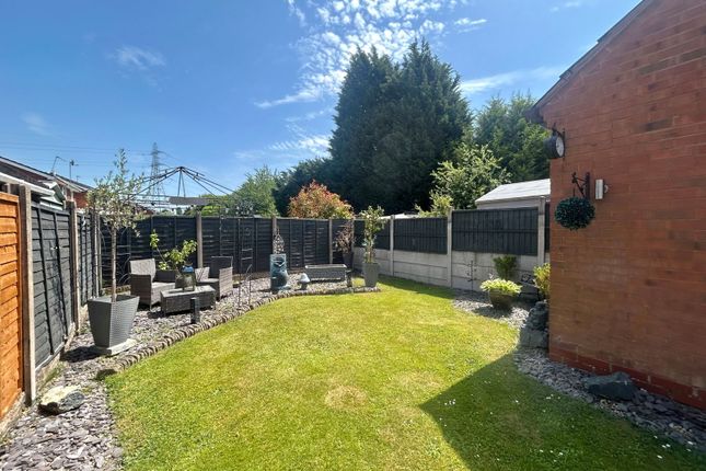 128, Farmer Way, Tipton photo 2