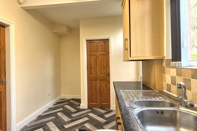 105 Hartley Brook Avenue, Sheffield photo 4