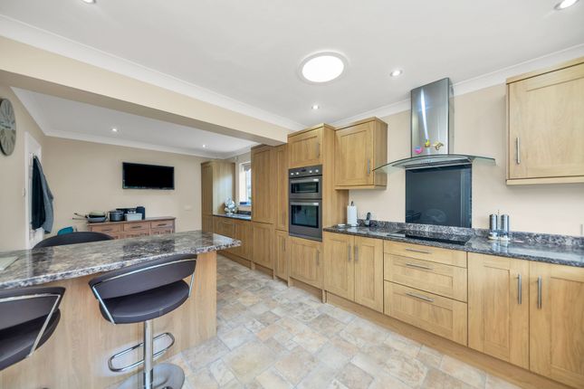 11 Perowne Way, Ware photo 2