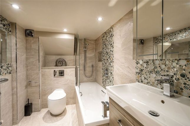 Flat C, 25, Nevern Square, London photo 4