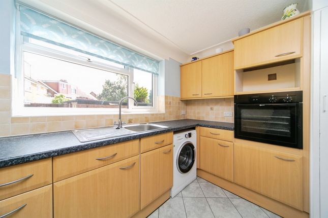 14, Shalem Court, Wirral photo 3