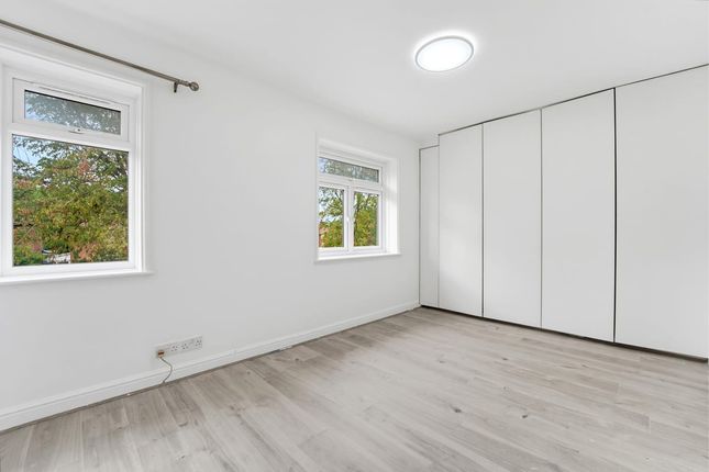 151 Canterbury Road, Morden photo 4