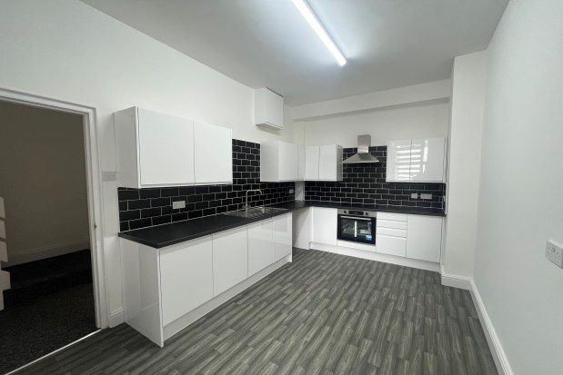 Thumbnail Flat to rent in 14 Walker Terrace, Plymouth