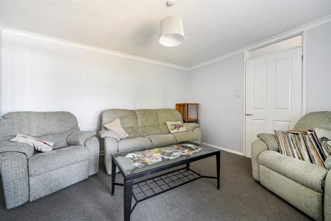 12, Sandy Lane, Sandhurst photo 4