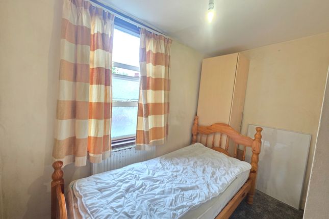Cobbold Road, Greater London photo 5