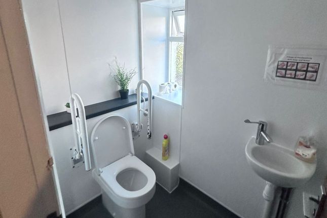 Y Foelas, Station Road, Llanrug, Caernarfon Ll55 4Be