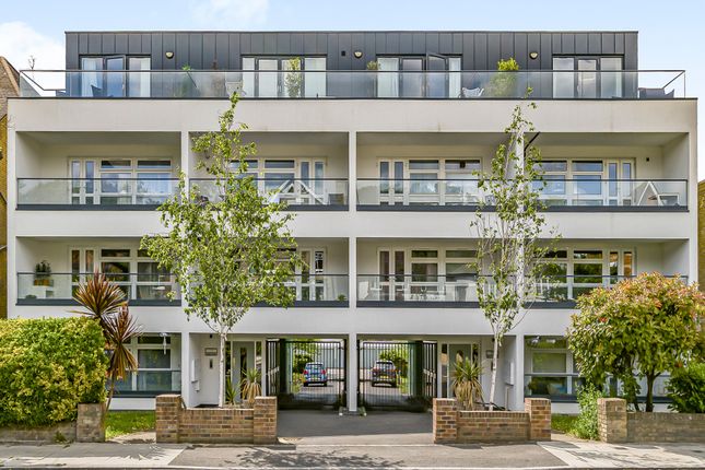 2-bed flat on Flat 5, Cedar Lodge, London, £440,000