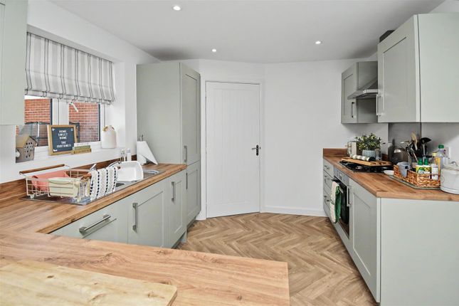 53, Garland Road, Corby photo 3