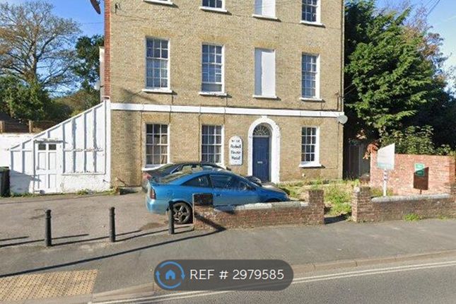 Studio flat on Flat, Rodwell Road, Weymouth, £875/mo