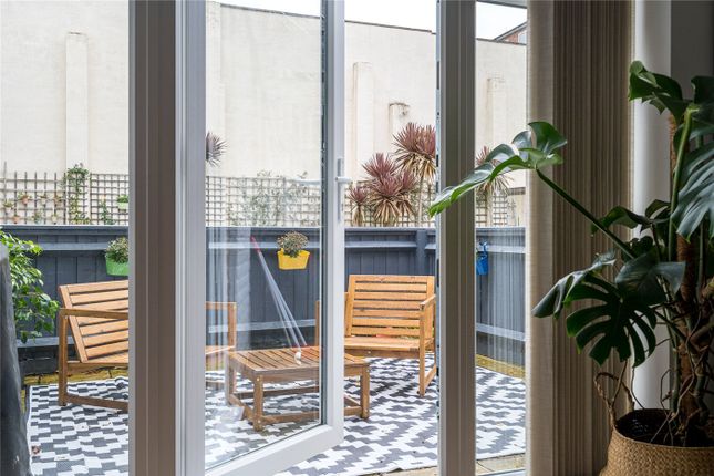 5, Nicholls Mews, London photo 4
