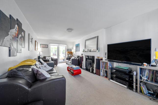 25, Oak Way, Sleaford photo 2