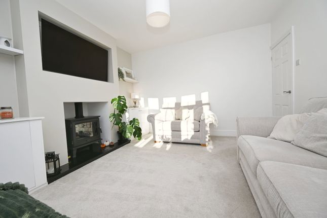 250, Pontefract Road, Barnsley photo 4