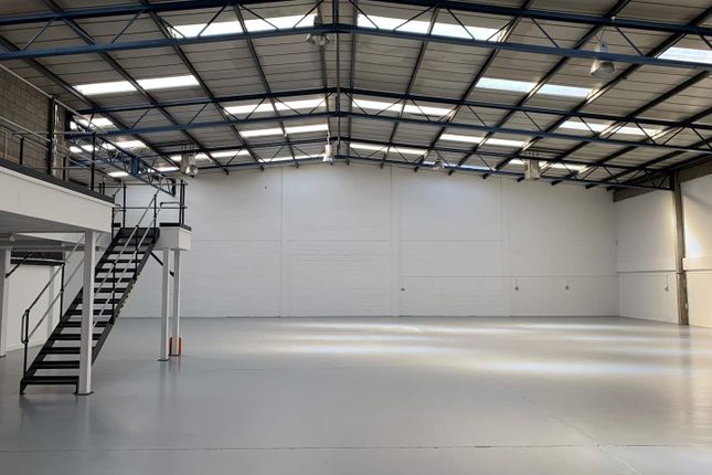 Warehouse to let in Unit 5 Somers Place Industrial Estate, Brixton SW2, Brixton,