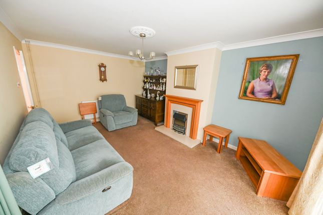 45, Haslar Crescent, Waterlooville photo 2