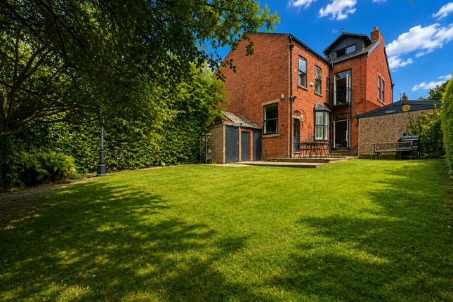 182, Cheetham Hill Road, Dukinfield photo 2