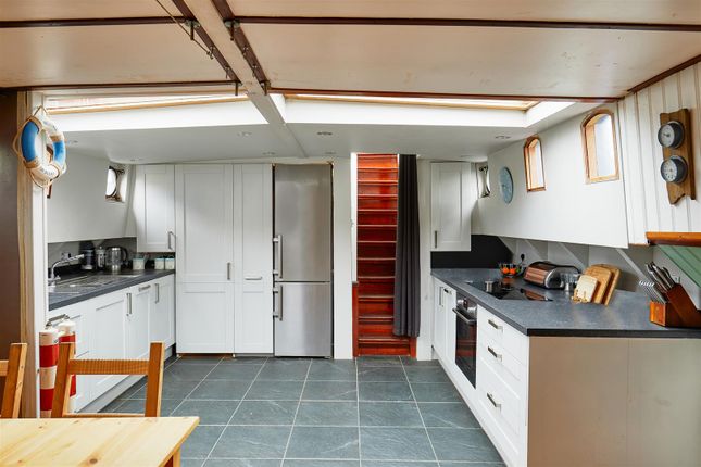 Houseboat for sale in Lots Ait, Brentford