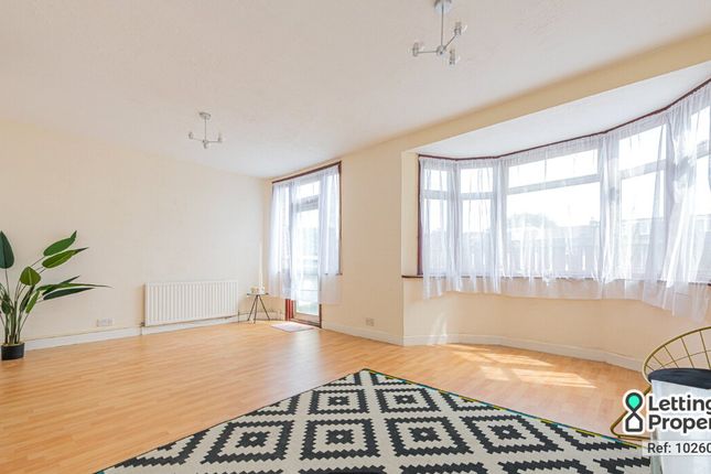 flat 6, 2-10, Billet Road, London photo 2