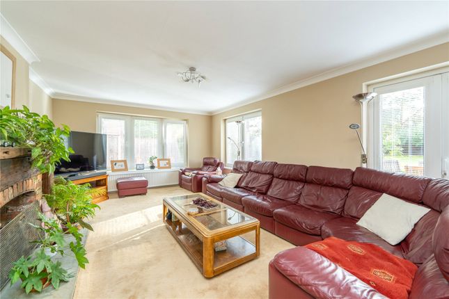 Willow Cottage, 19, Bluebell Meadow, Wokingham photo 3