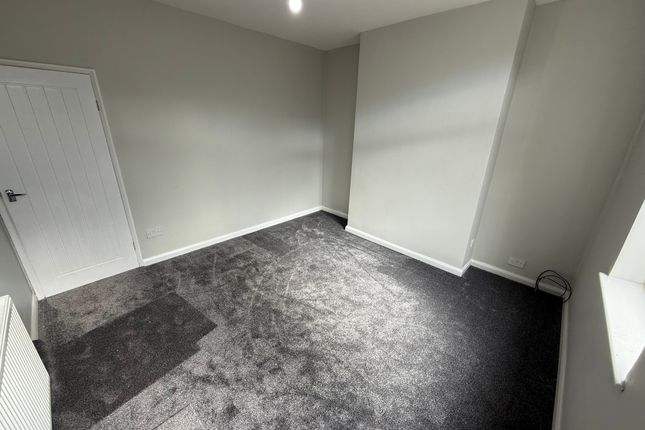 240, Herringthorpe Valley Road, Rotherham photo 5