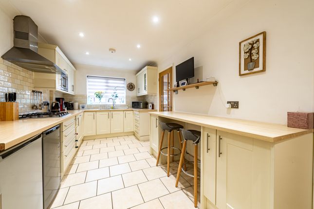 Detached house for sale in Borderside, Yateley, Hampshire