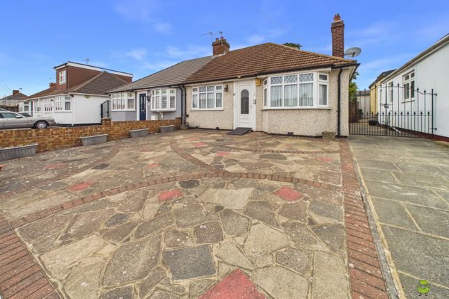 14, Abbotts Walk, Bexleyheath photo 2
