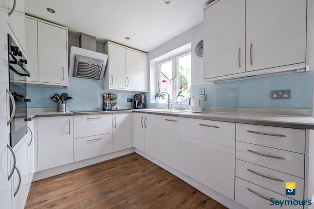 11, The Greenwood, Surrey photo 4