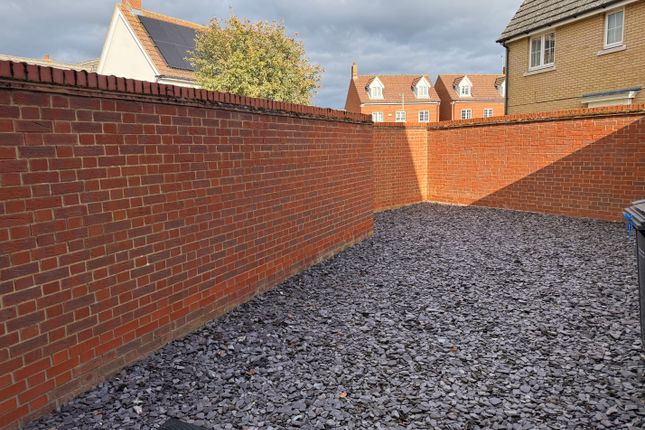 Hollyhock Court, BURY ST. EDMUNDS photo 4