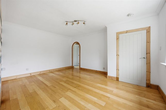 14, Bridgeburn Drive, Glasgow photo 4