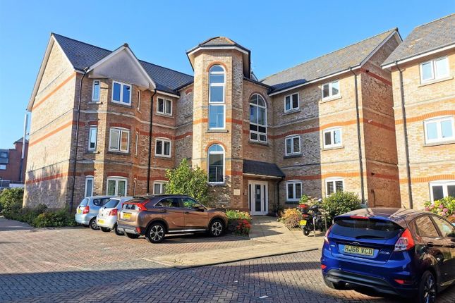 Flat for sale in Ground Floor, Moments From Greenhill, Lodmoor