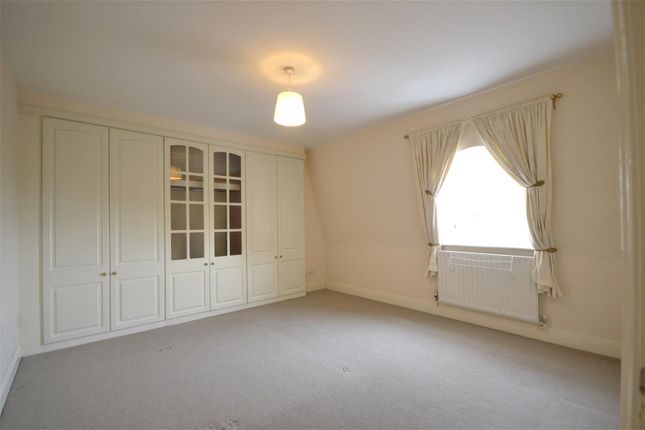 Flat 9, Westgate House,, Chalk Lane, Surrey photo 4